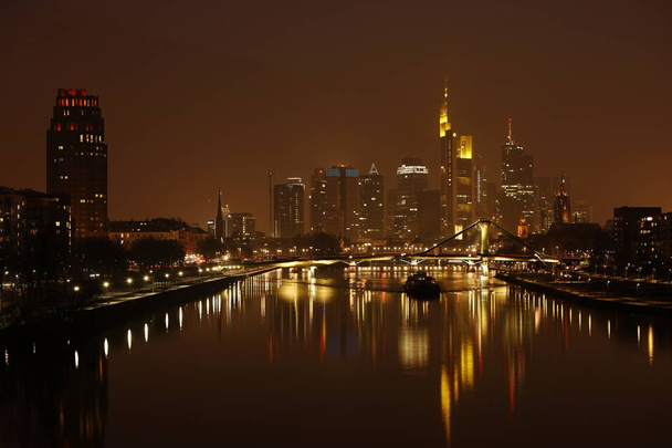 A skyline, Frankfurt éjszakai - Fotó, kép