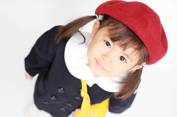 Японська дівчина в дитячому садку рівномірного (3 роки) (висока кут) - Фото, зображення