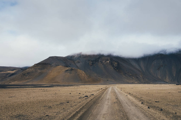 Mountain Landscape In Iceland - Foto, immagini