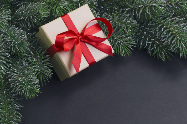 Gift and Christmas tree - 写真・画像