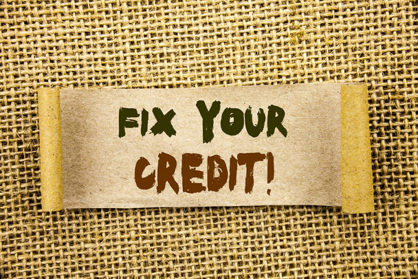 Kirjoitetaan tekstiä, joka näyttää Fix Your Credit. Business valokuva esittelee Bad Score Arvostelu Avice Fix Improvement Korjaus kirjoitettu Tear Sticky Note Paper kuvioitu tausta
 - Valokuva, kuva