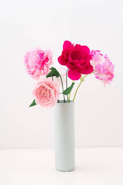 Crepe paper flower bouquet - Foto, Imagem
