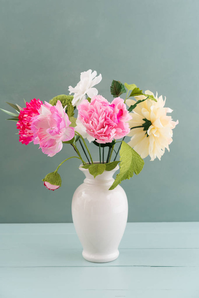 Krepppapier Blumenstrauß - Foto, Bild