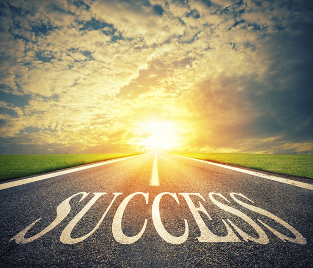 Camino del éxito. El camino para nuevas oportunidades de negocio
 - Foto, imagen