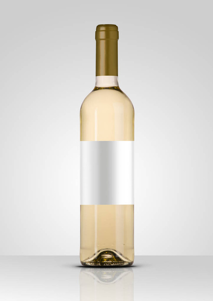 Botella aislada de vino blanco con etiqueta blanca
 - Foto, Imagen