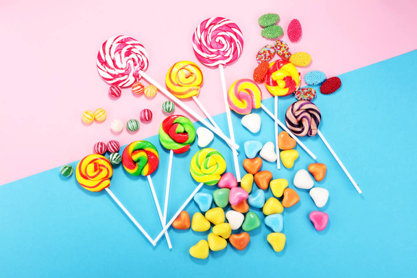 doces com geleia e açúcar. matriz colorida de crianças diferentes
 - Foto, Imagem
