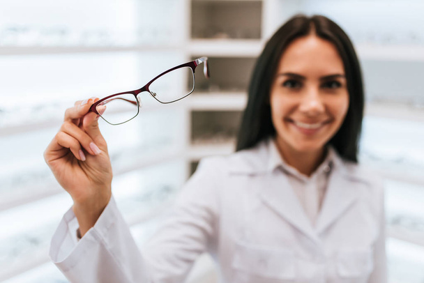Female doctor in ophthalmology clinic - Foto, Imagem