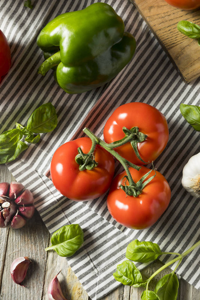 Egészséges szerves olasz fűszernövények és zöldségek - Fotó, kép