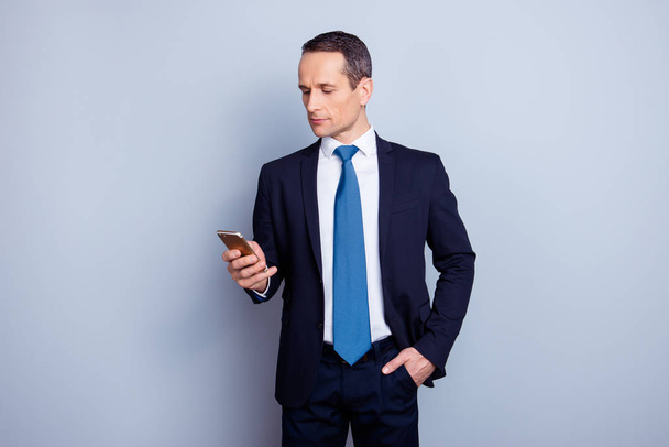 Menschen Beruf freiberuflich moderne Technologie blau Krawatte weiß shi - Foto, Bild
