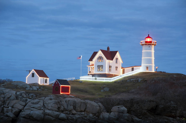 Maine vuurtoren Shine Bright voor de feestdagen - Foto, afbeelding
