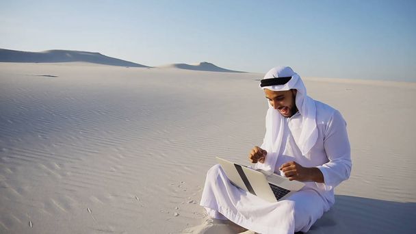 Handsome Arabian UAE Sheikh guy businesswoman calling business p - Photo, Image