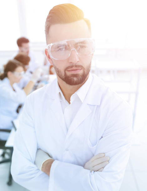 scientist microbiologist in the laboratory background. - Фото, зображення