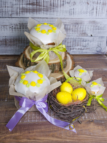 Eater cakes with egg decoration - Fotoğraf, Görsel