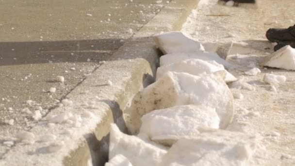 Limpiador de calles cortando nieve comprimida
 - Imágenes, Vídeo