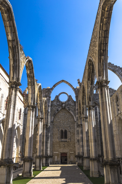 Ruins of the Convento do Carmo in Lisboa (Portugal) destroyed because of the earthquake of 1755 - Fotoğraf, Görsel