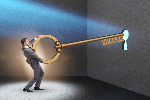 Biznesmeni w koncepcji sukcesu biznesowego z kluczem - Zdjęcie, obraz