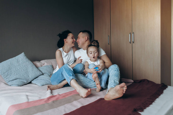 The history of a small family - Valokuva, kuva