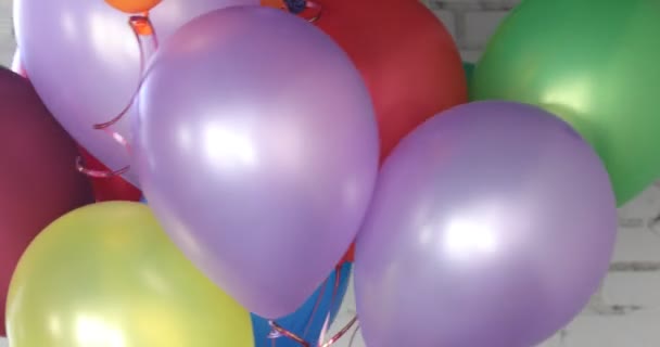 Bando de balões de hélio coloridos
 - Filmagem, Vídeo
