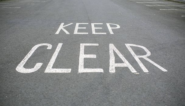 Κρατήστε σαφές σήμα στο δρόμο - Φωτογραφία, εικόνα