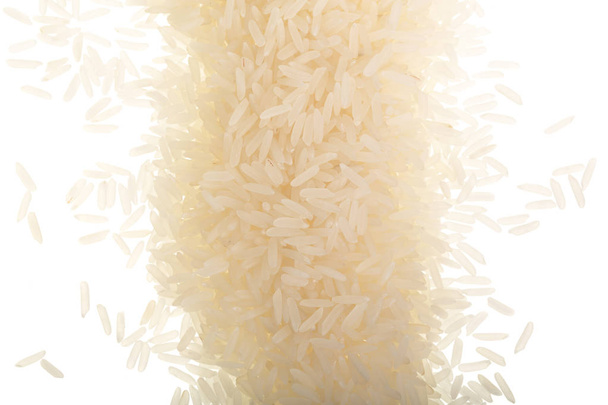 κόκκοι ρυζιού που απομονώνονται σε λευκό φόντο. Στο πάνω μέρος. Επίπεδη - Φωτογραφία, εικόνα