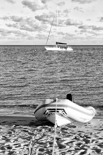    a gumi csónak a part és a strand közelében sea-óceán Austalia - Fotó, kép