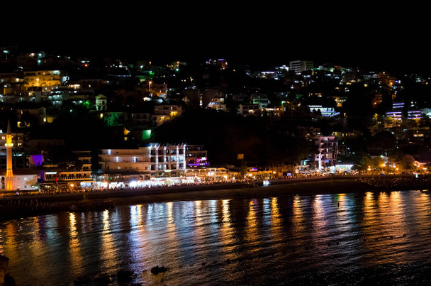 Vue de nuit d'Ulcinj, Monténégro
 - Photo, image