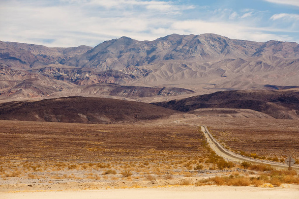 View along Badwater Road in Death Valley National Park, California, USA - Foto, imagen