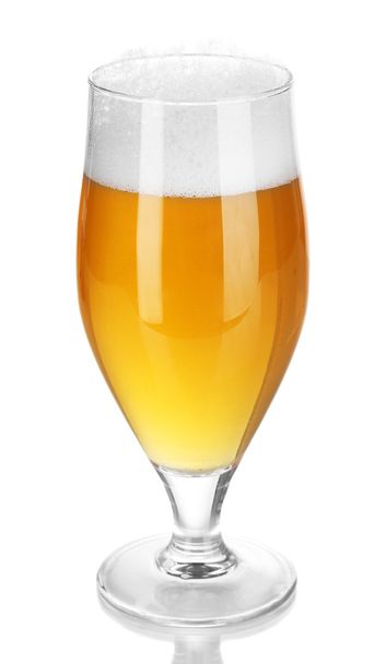 Glass of beer isolated on white - Foto, imagen
