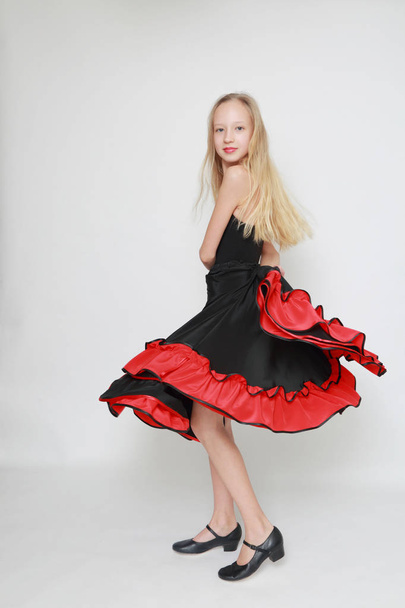 Studio image of flamenco dancer - Foto, imagen