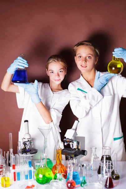 Two pupils at chemistry lesson - Zdjęcie, obraz