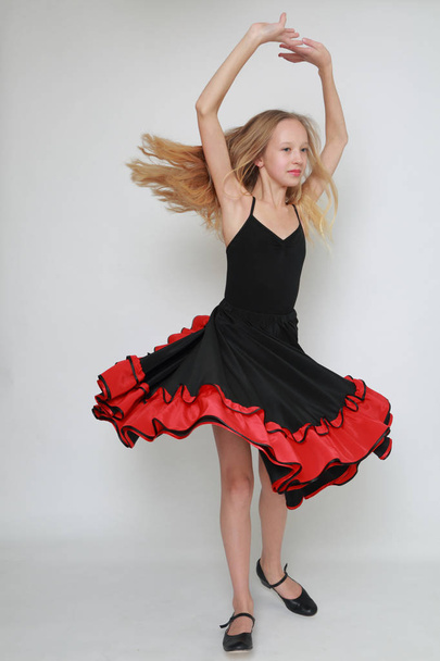 Studio image of flamenco dancer - Foto, Imagem