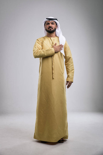 Arabic handsome man studio portraits - Foto, afbeelding