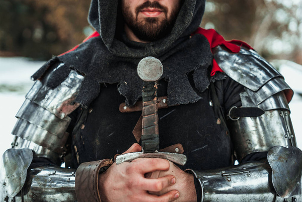 chevalier homme avec une épée
 - Photo, image