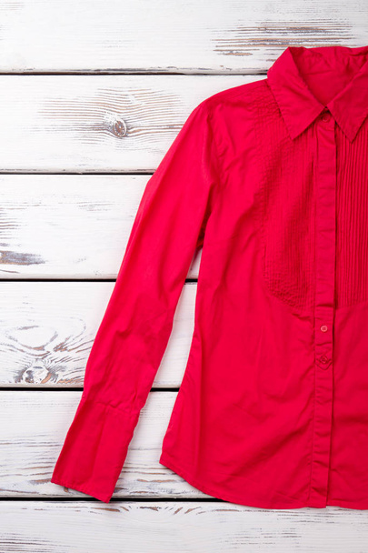 Manga de una blusa roja de mujer
. - Foto, imagen