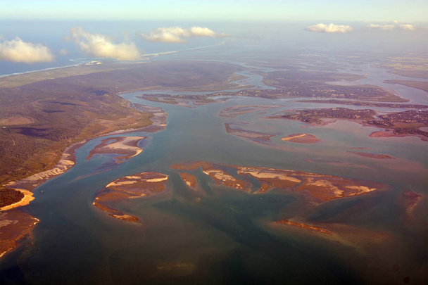 Luchtfoto van het Moreton Bay in de Late namiddag, Queensland Australië - Foto, afbeelding