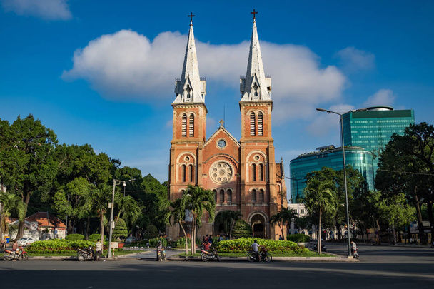 Notre-Dame Cathedral Basilica of Saigon, officially Cathedral Basilica of Our Lady of The Immaculate Conception is a cathedral located in the downtown of Ho Chi Minh City, VietnamThe Cathedral Basilica of Our Lady of the Immaculate Conception or als - Zdjęcie, obraz
