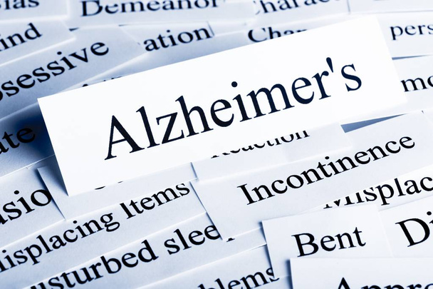 conceptual look at Alzheimers disease, and some of the problems it brings. - Foto, Imagen
