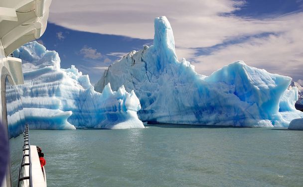 Ijsbergen van Upsala gletsjer in het Argentino Lake, Argentinië - Foto, afbeelding