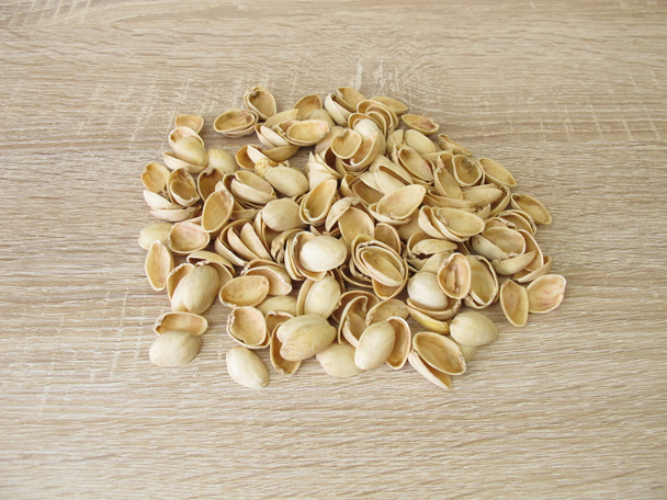 Cáscaras de nueces de pistacho para elaboración
 - Foto, imagen