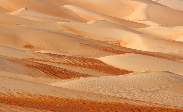 Абстрактні візерунки дюни у порожньому кварталі
 - Фото, зображення