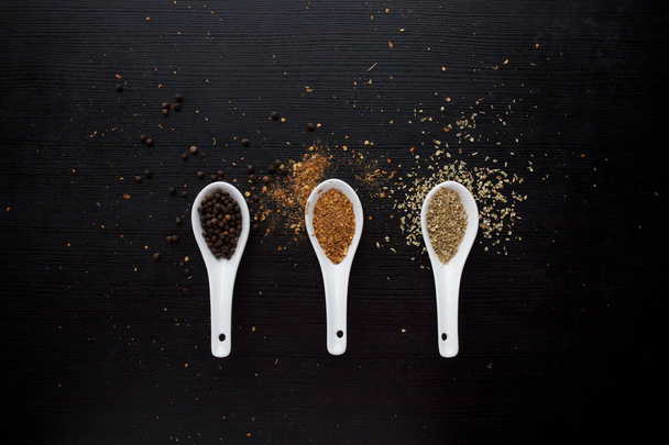 Set spices in measuring spoon. Cooking and seasoning for taste - Foto, afbeelding