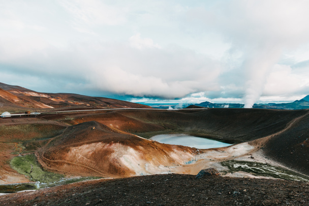 ηφαιστειακή λίμνη - Φωτογραφία, εικόνα