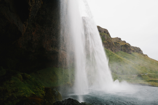 Seljalandsfoss waterfall - Фото, изображение