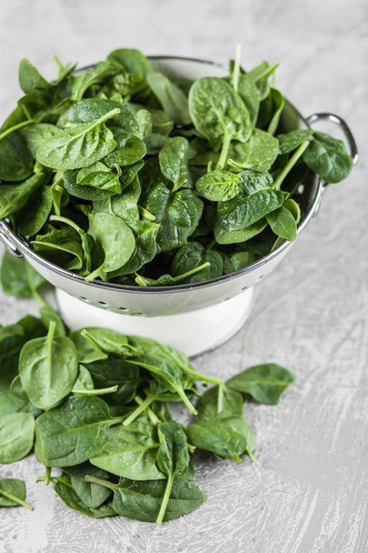 Baby spinach leaves - 写真・画像