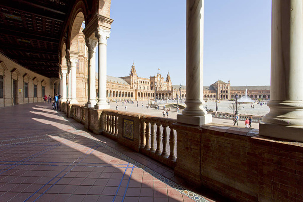 Een prachtig uitzicht over Spaanse plein, Plaza de Espana, in Sevilla - Foto, afbeelding