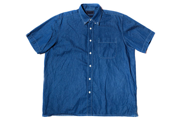 Синяя джинсовая рубашка - Фото, изображение