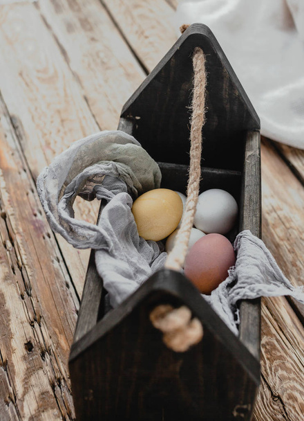 Huevos pintados - Foto, imagen