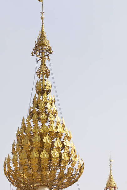 Buddhist temple complex Shwedagon is a historical symbol of Buddhism, Yangon, Myanmar - Foto, afbeelding