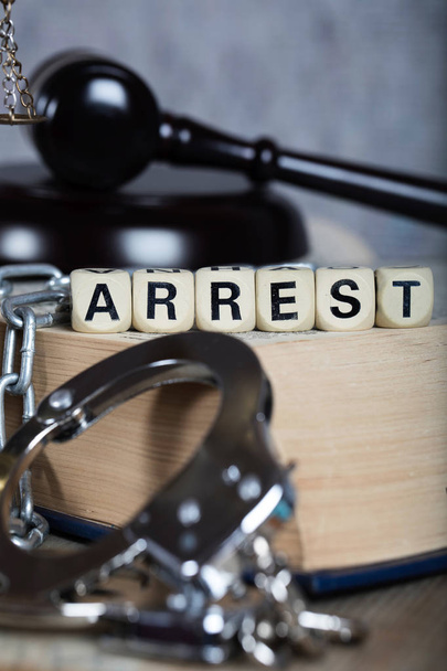Σύλληψη λέξη αποτελείται από ξύλινα γράμματα.  - Φωτογραφία, εικόνα