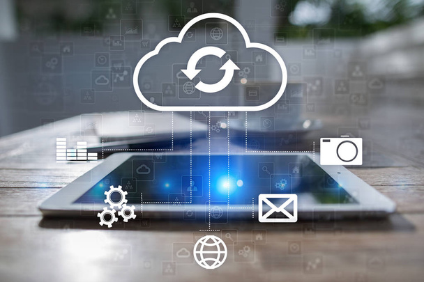 Cloud-Technologie. Datenspeicherung. Netzwerk- und Internet-Service-Konzept. - Foto, Bild